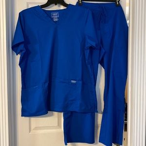 Cherokee revolution workwear scrub set